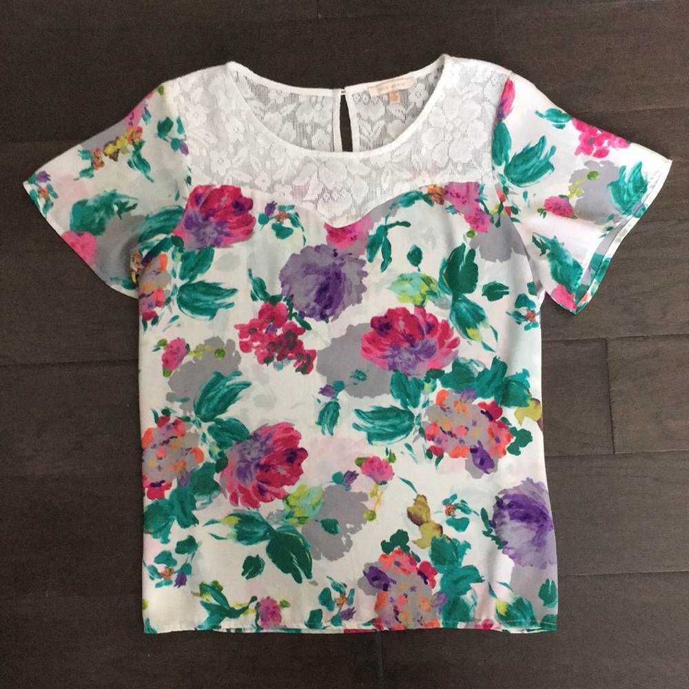 Skies Are Blue Flutter Sleeve Top